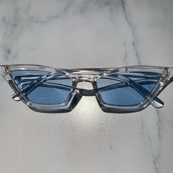 Super cute “Icy Girl” shades - Picture 2 of 4